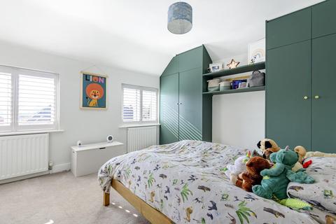 94 Combe Road, Godalming, GU7 3SL