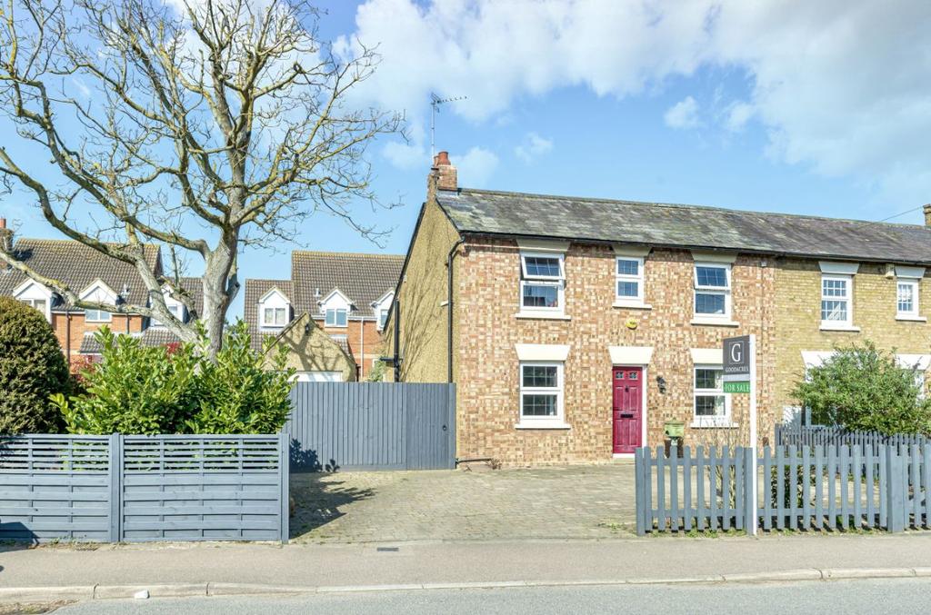 Bedford Road, Wootton, Bedford 3 bed semidetached house £375,000