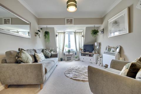 1 bedroom apartment for sale, Hometide House, Beach Road, Lee-0n-The-Solent, Hampshire, PO13
