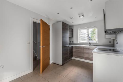 Highbroom Tilford Road, Hindhead, GU26 6SF