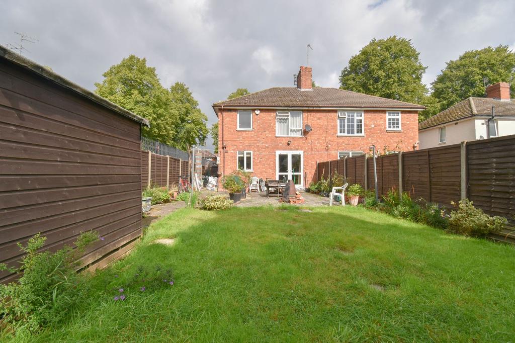 Hallam Crescent East, Leicester 3 bed semidetached house £900 pcm (£