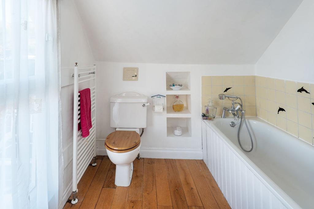 74 Victoria Road Bathroom