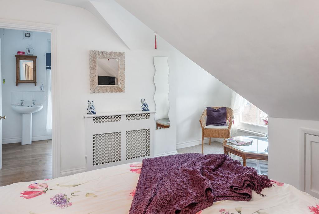 74 Victoria Road Bedroom