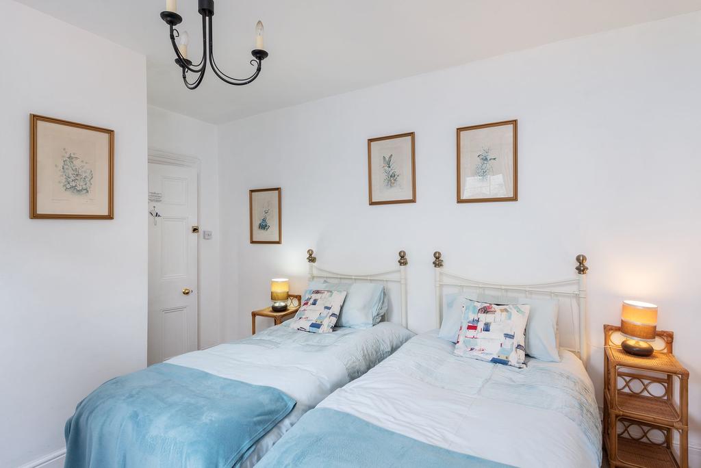 74 Victoria Road Bedroom