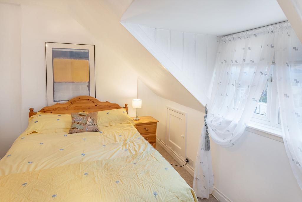 74 Victoria Road Bedroom
