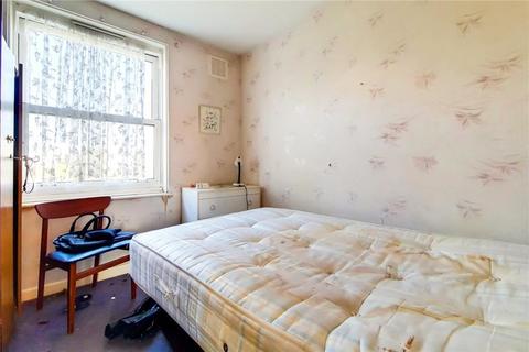 133 Whatley Avenue, London, SW20 9NT