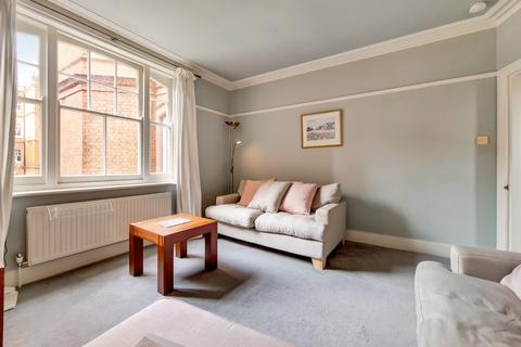 2 bedroom apartment to rent, Queens Club Gardens, W14!