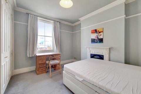 2 bedroom apartment to rent, Queens Club Gardens, W14!