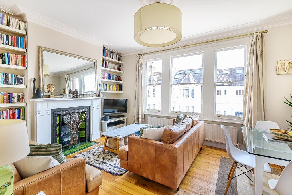 Gosberton Road, Balham 2 bed flat £620,000