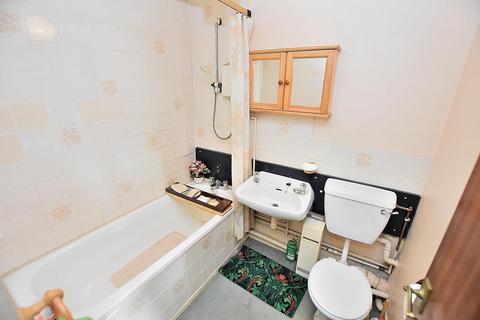 Flat 16, Bantock Court Broad Lane, Wolverhampton, WV3 9DA