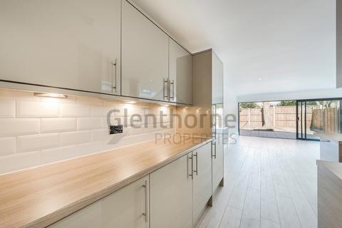 2 bedroom ground floor flat to rent, Townmead Road, London SW6