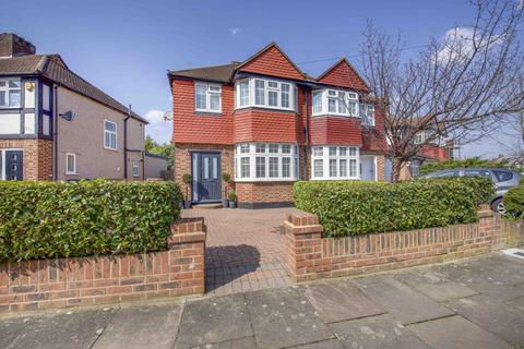 24 Bargate Close, New Malden, KT3 6BQ