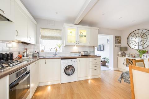 24 Bargate Close, New Malden, KT3 6BQ