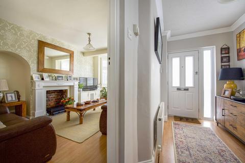 24 Bargate Close, New Malden, KT3 6BQ