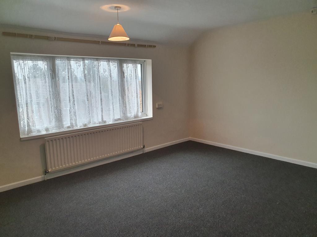 Lyneham Road, Luton, Bedfordshire, LU2 2 bed flat £1,100 pcm (£254 pw)