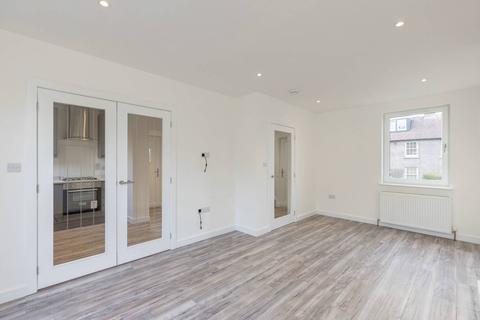 31 Clermiston Grove, Edinburgh, EH4 7DE