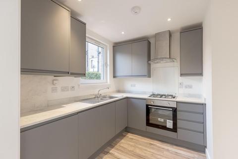 31 Clermiston Grove, Edinburgh, EH4 7DE