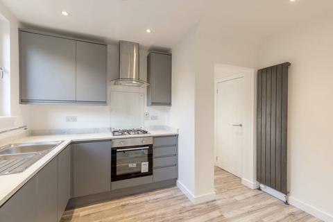 31 Clermiston Grove, Edinburgh, EH4 7DE