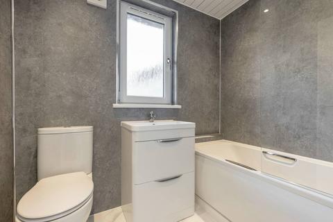 31 Clermiston Grove, Edinburgh, EH4 7DE