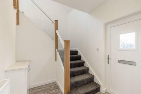 31 Clermiston Grove, Edinburgh, EH4 7DE