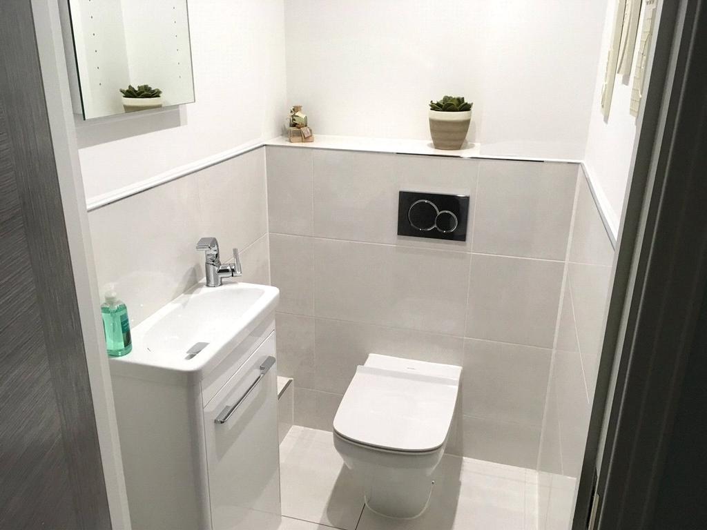 Radlett Road, Frogmore, St Albans, Hertfordshire, AL2 3 bed terraced