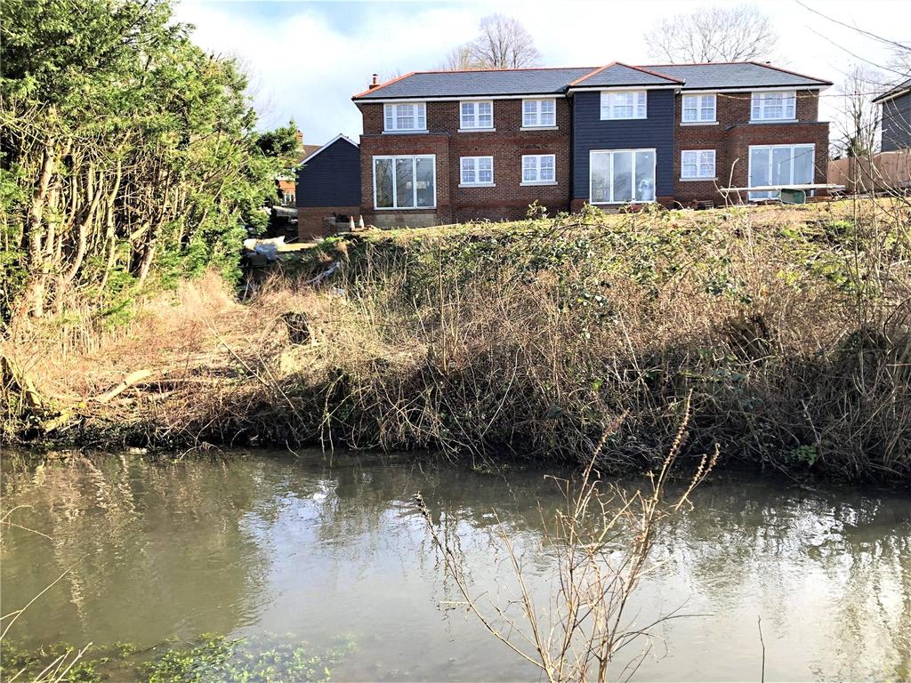 Radlett Road, Frogmore, St Albans, Hertfordshire, AL2 3 bed end of