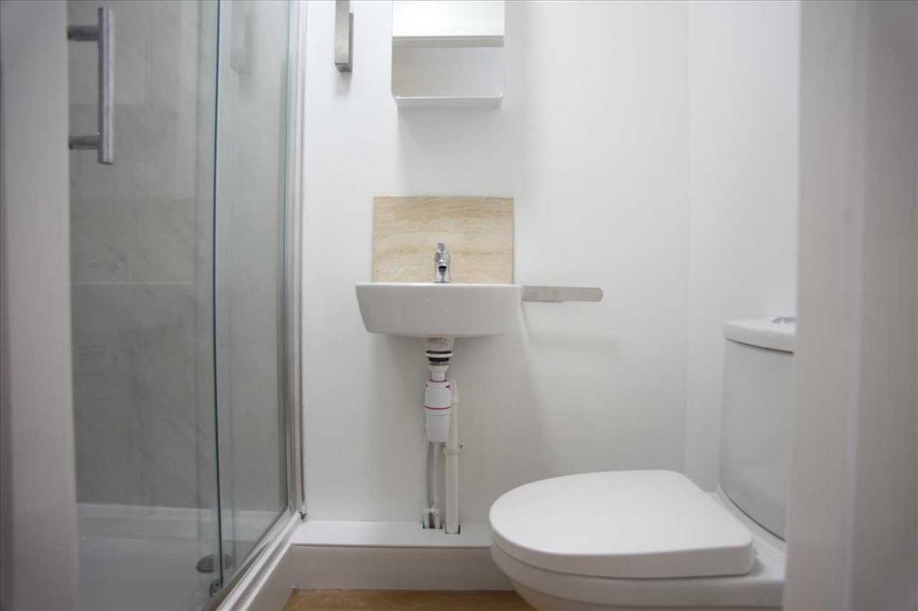 Bedroom 2 Sn-suite