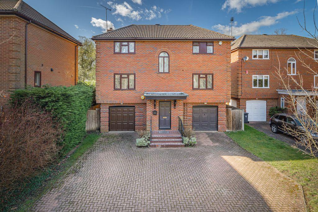 Clappers Meadow, Maidenhead SL6 8TT 5 bed detached house £3,550 pcm