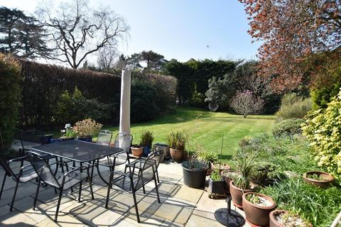 8 The Gateway, Woking, GU21 5SL