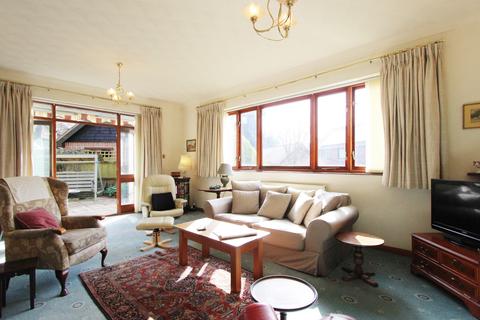 2 Moorwell Drive, Shepherdswell, Dover, CT15 7QD