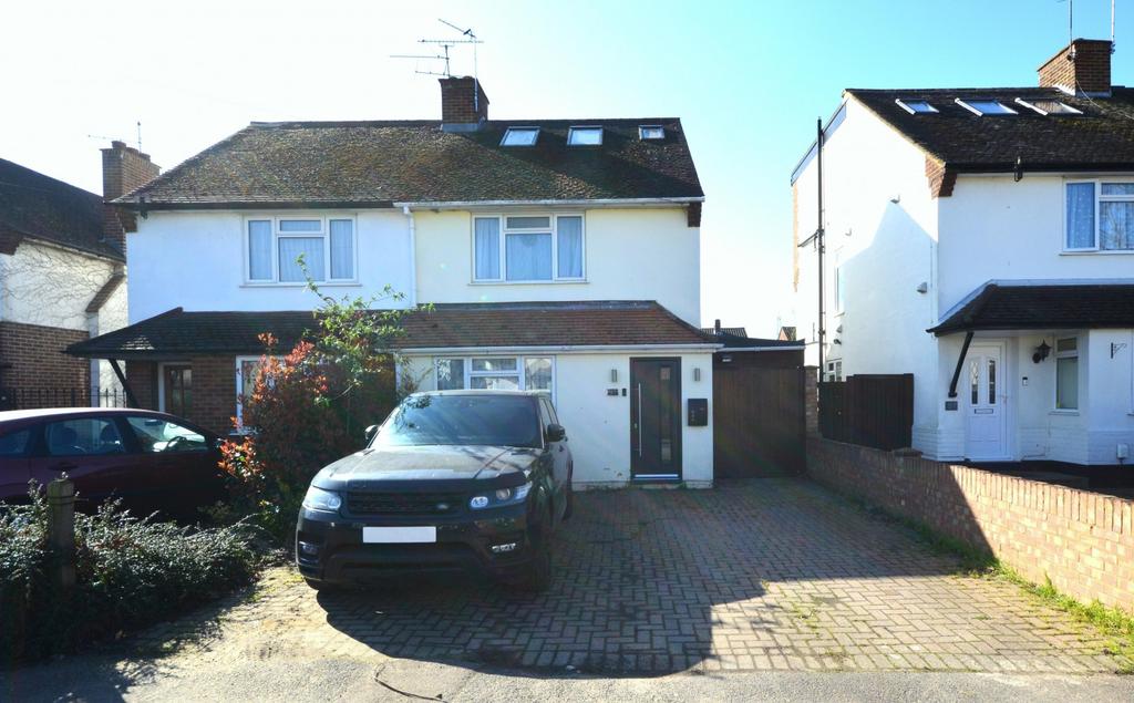 Wheatash Road, Addlestone, KT15 4 bed semidetached house £575,000