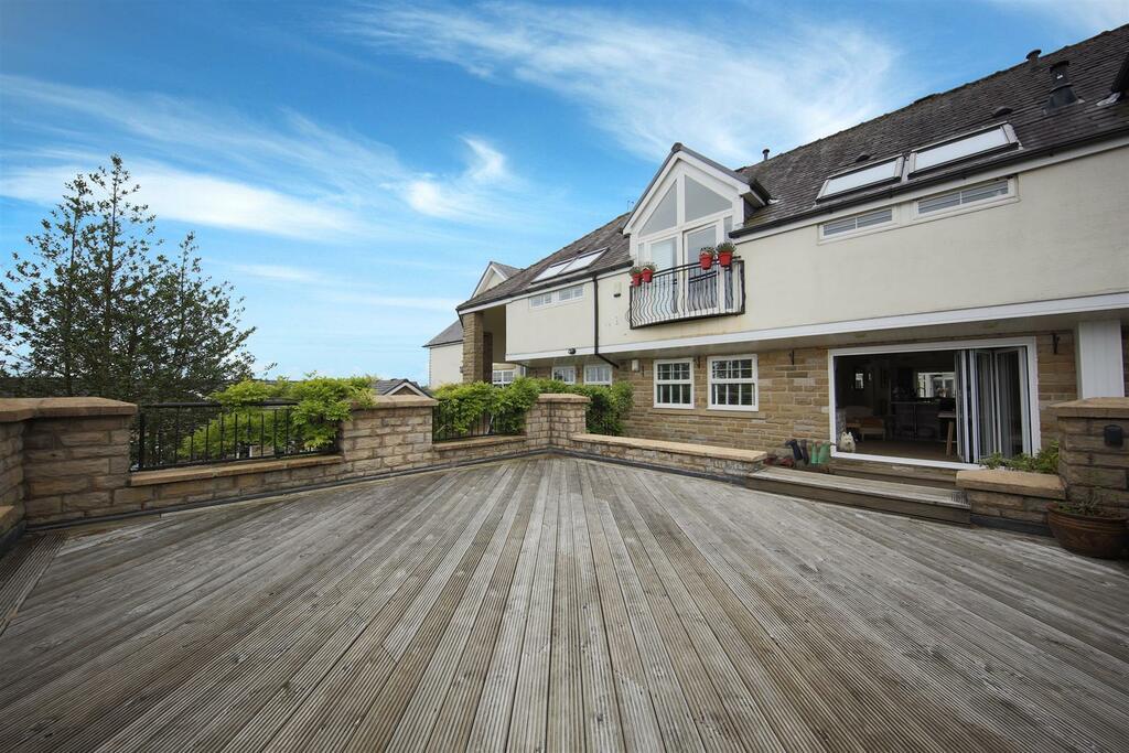 11 The Rhyddings, Birtle Road, Birtle, Bury 4 bed mews £650,000