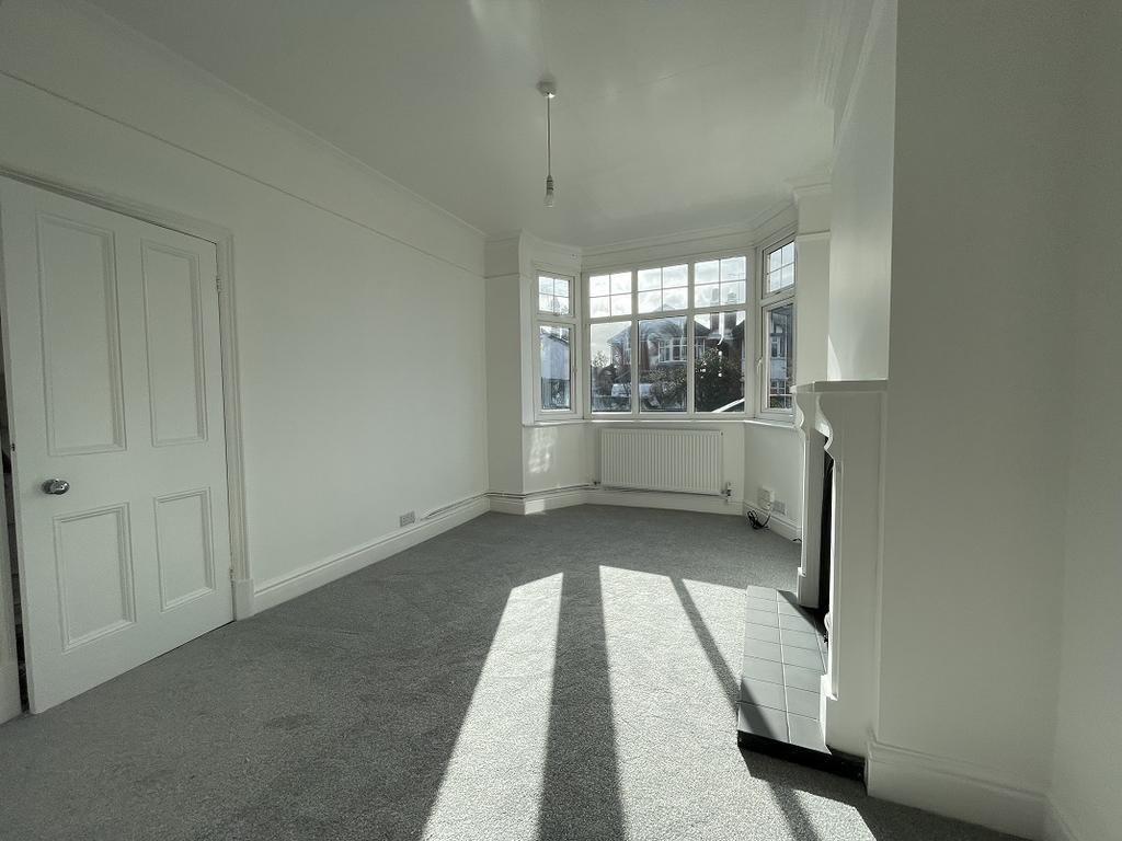 Stoughton Road, Oadby 3 bed terraced house £950 pcm (£219 pw)