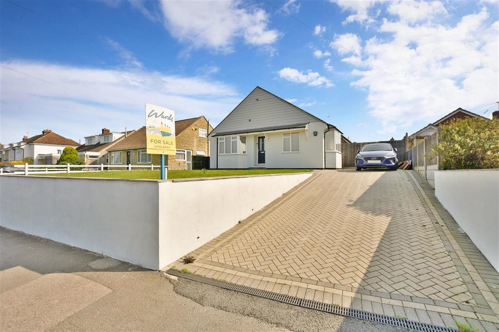 Lunsford Lane, Larkfield, Kent 4 bed bungalow for sale £625,000