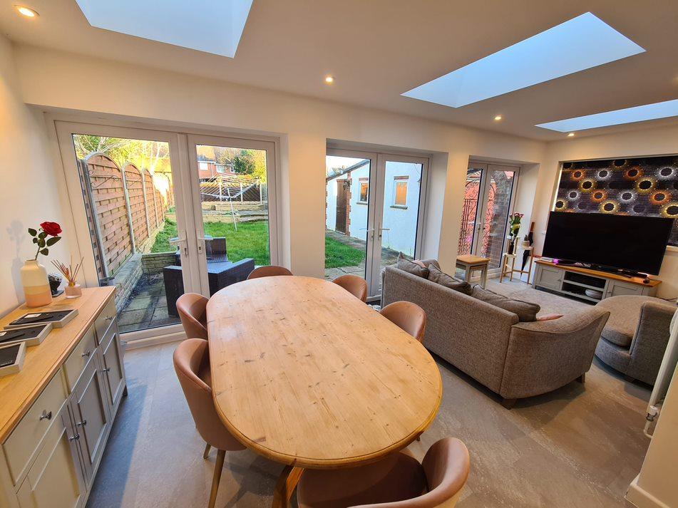 Branksome Hill Road, Sandhurst, GU47 4 bed bungalow £1,700 pcm (£392 pw)