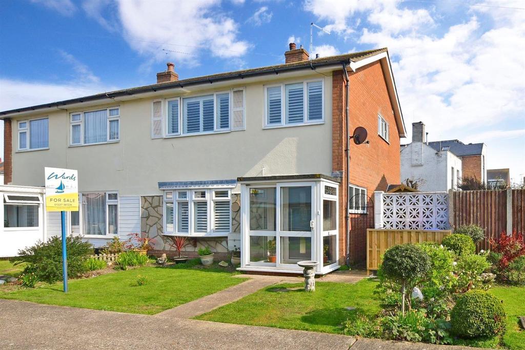 York Close, Herne Bay, Kent 3 bed semidetached house £360,000