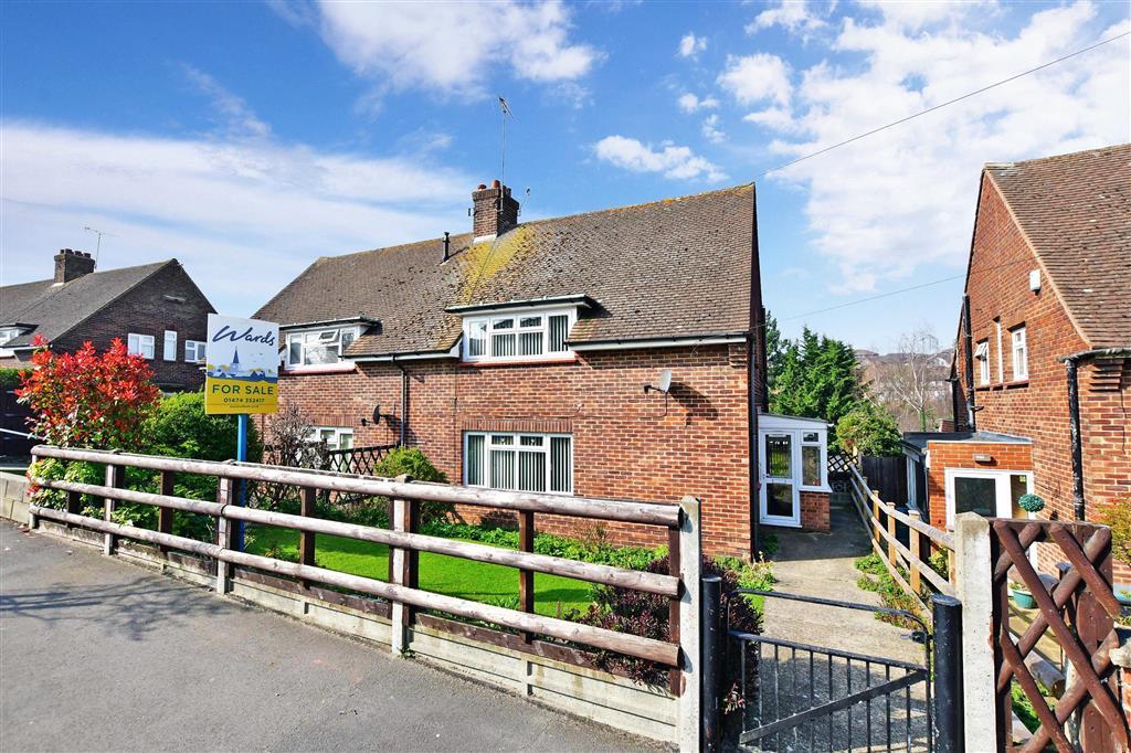 St. Crescent, Gravesend, Kent 3 bed semidetached house £400,000