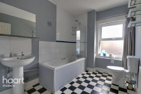 2 bed terraced house for rent in Grimwade Street, Ipswich