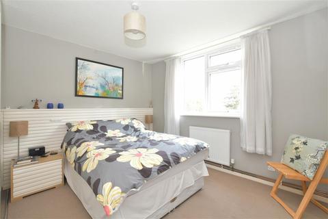 4a Juniper Square, Havant, PO9 1JA