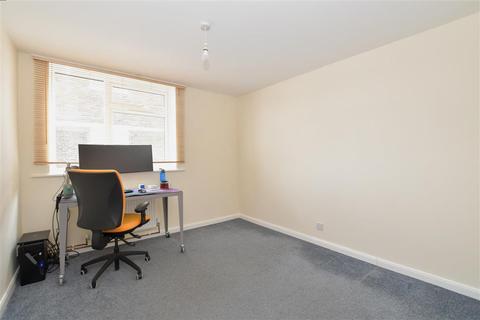 4a Juniper Square, Havant, PO9 1JA