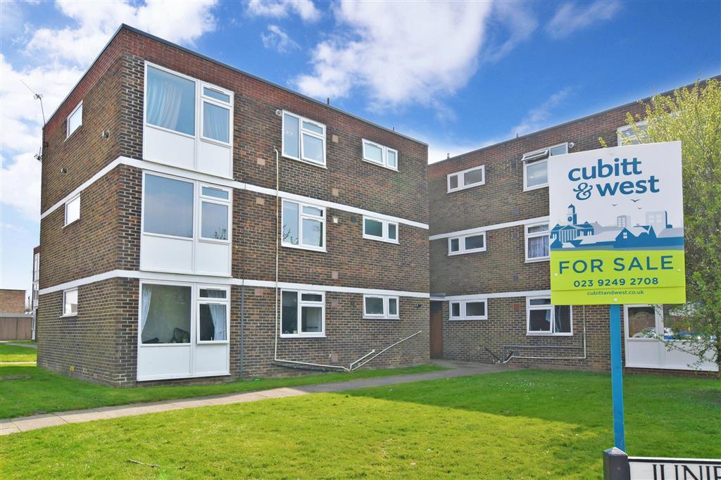 Juniper Square, Havant, Hampshire 2 bed flat £230,000