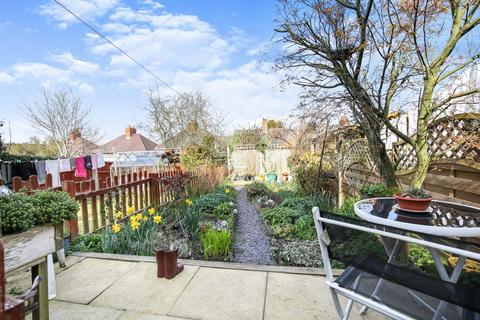 4 Ambien Road, Atherstone, CV9 2AT