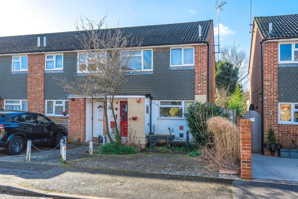 Lenside Drive, Bearsted 3 bed end of terrace house £300,000