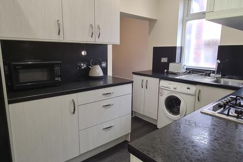 2 bedroom apartment to rent, Chester Road