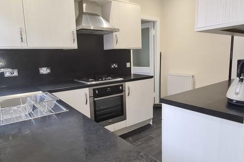 2 bedroom apartment to rent, Chester Road