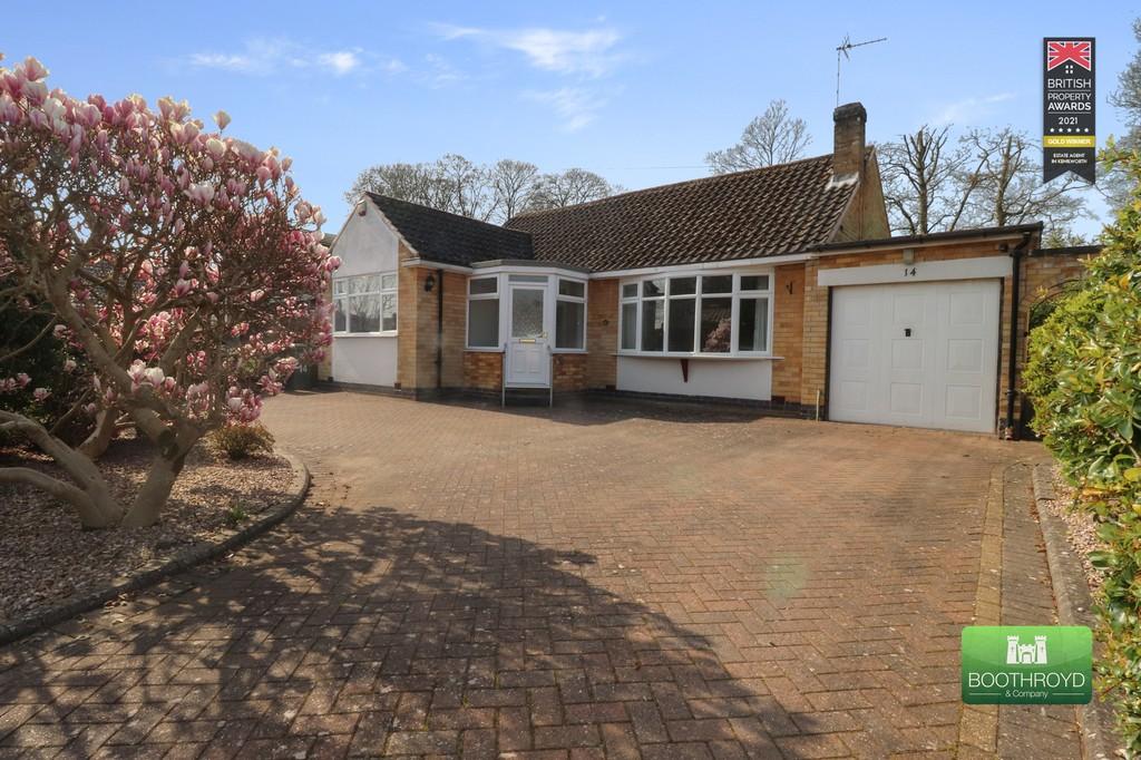 Thickthorn Close, Kenilworth 2 bed detached bungalow £565,000