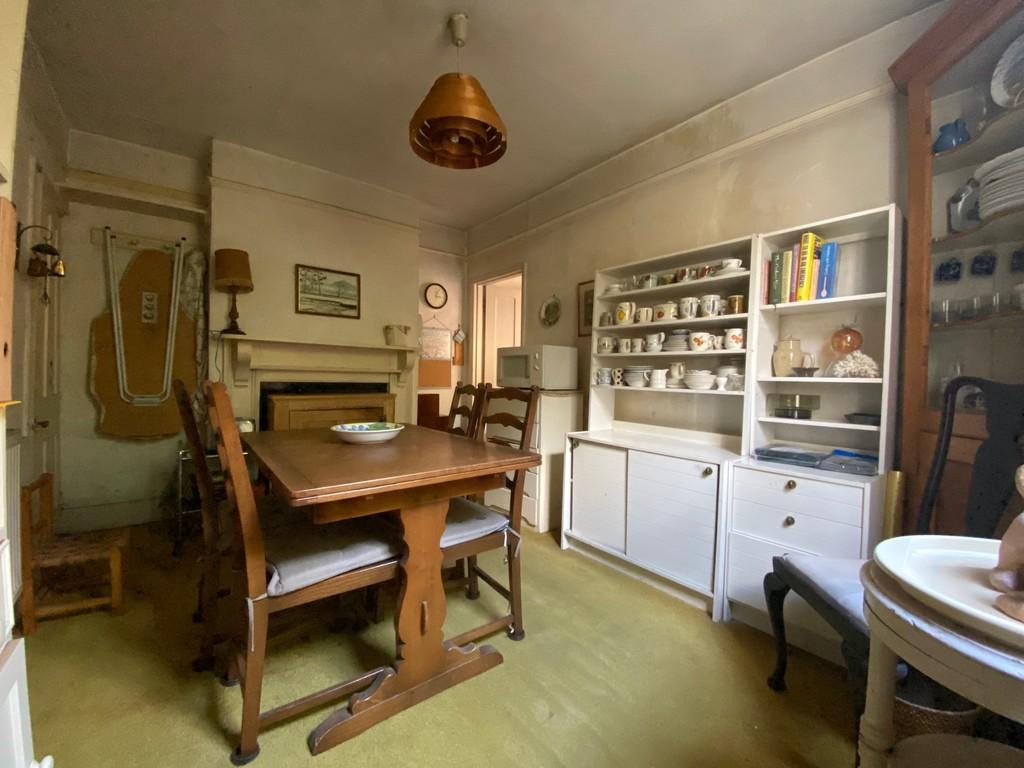 East Street, Saffron Walden 2 bed semidetached house £300,000