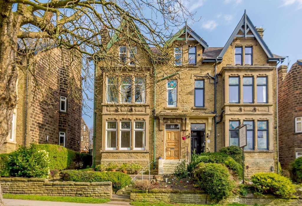 Kings Road, Harrogate, HG1 5JX 8 bed semi-detached house - £950,000