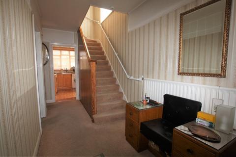 118 Chestnut Grove, Mitcham, CR4 1RB