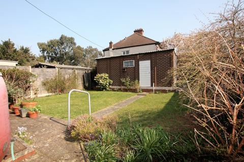 118 Chestnut Grove, Mitcham, CR4 1RB